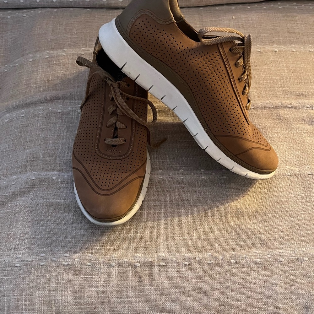 Brown and White Low-Top Sneakers with Cushioned Sole